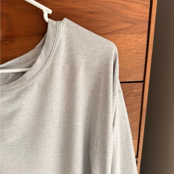 Athleta Light Gray Long Sleeve Tee - Picture 7 of 8